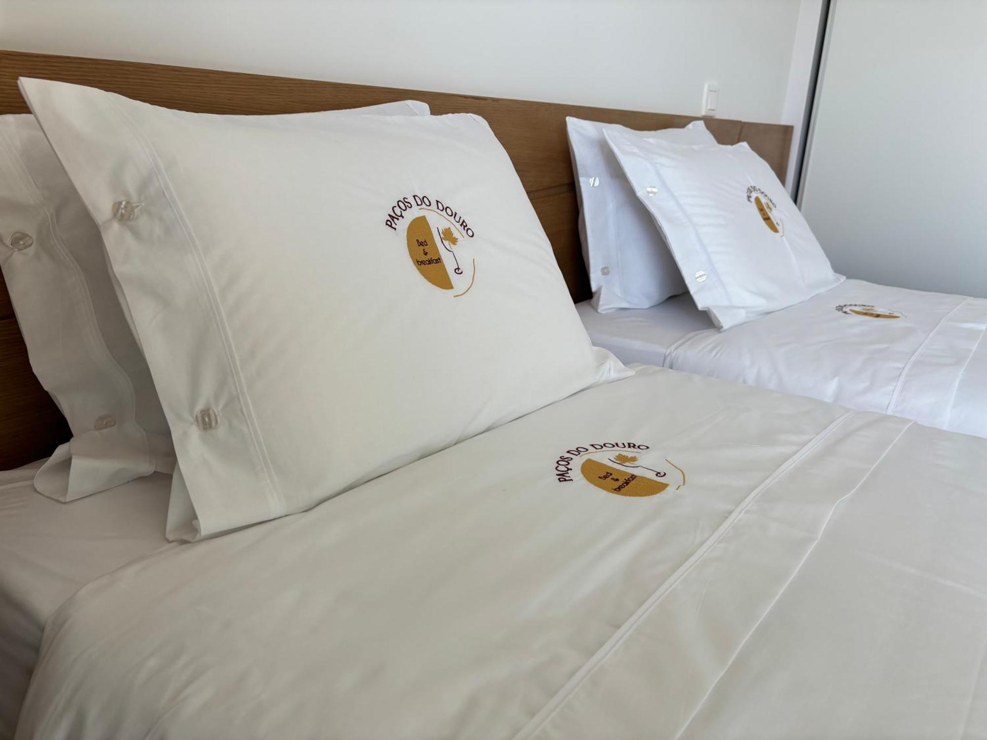 Pacos Do Douro, Chambre Privee Avec Piscine Romariz Extérieur photo